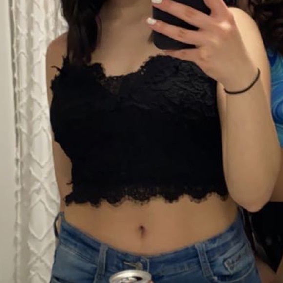 urban outfitters cropped lace top super cute and has a zipper - Picture 1 of 3